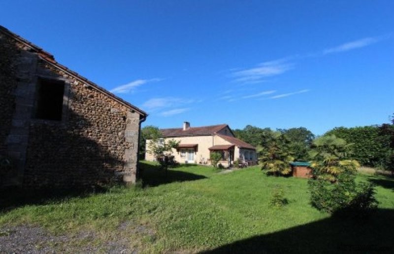 Pretty Stone House Set On 3.5 Hectares.. - 2