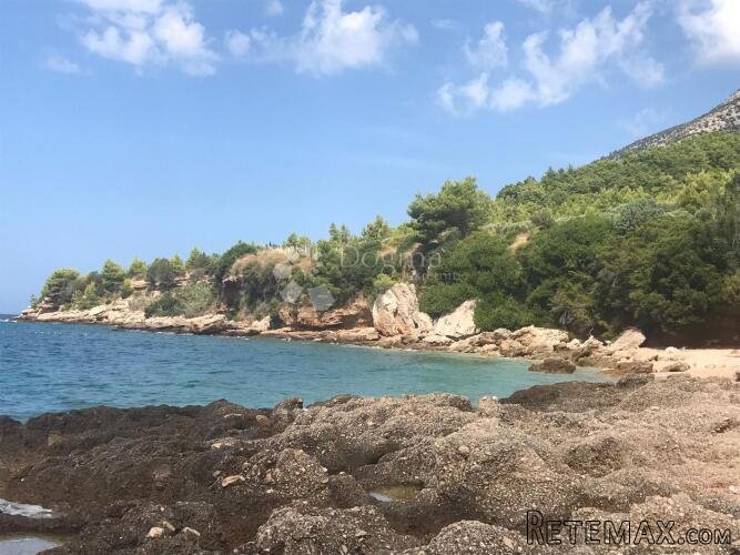 PRODAJE SE – JEDINSTVENO ZEMLJIŠTE U BOLU, OTOK BRAČ (4.280