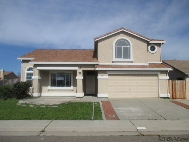 8261 Lake Willow Way Elk Grove, CA..