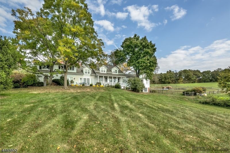 4 bedroom Detached House For Sale: 50..
