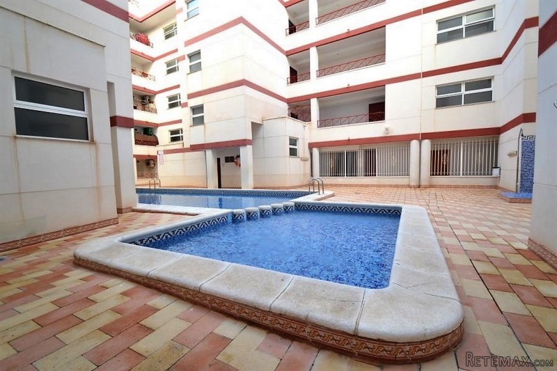 2 bedroom, 1 bathroom Apartment, (build..