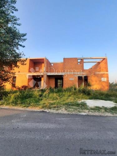 Roh bau dvojna vila - 2