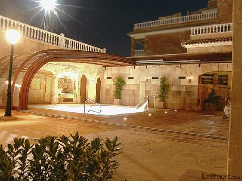 LUXURY PENTHOUSE SPA APARTMENTS IN..
