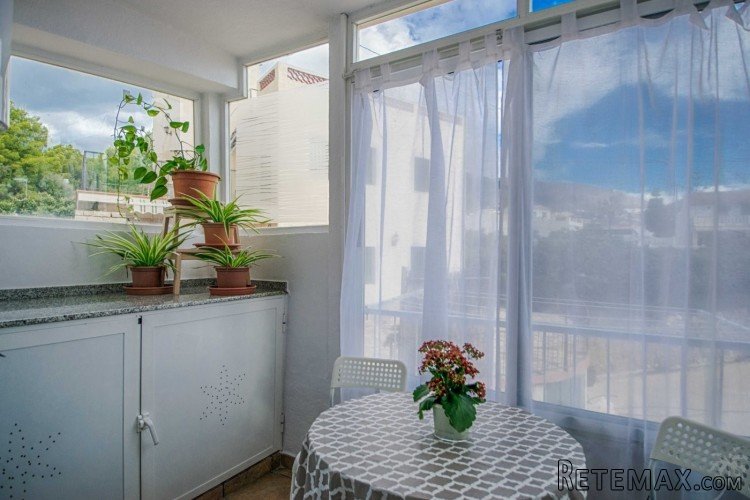 This renovated 2-bed apartment is located in the popular.. - 4