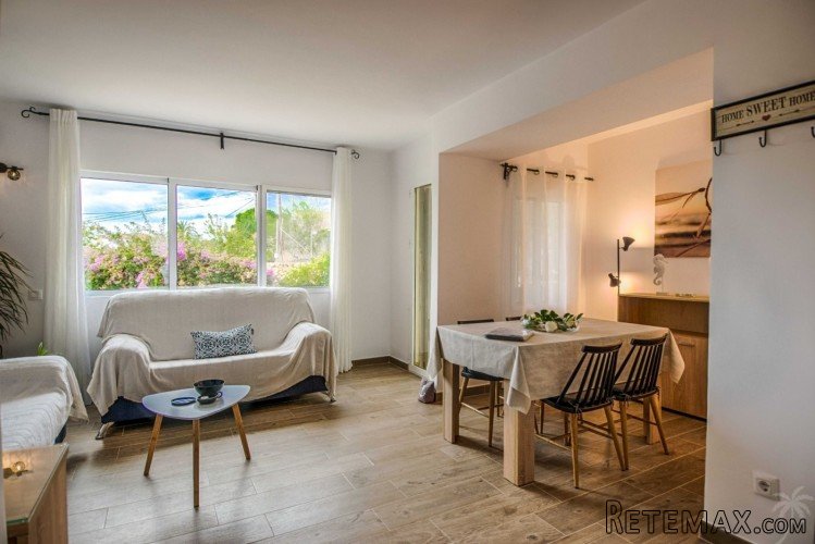 This renovated 2-bed apartment is located in the popular.. - 6