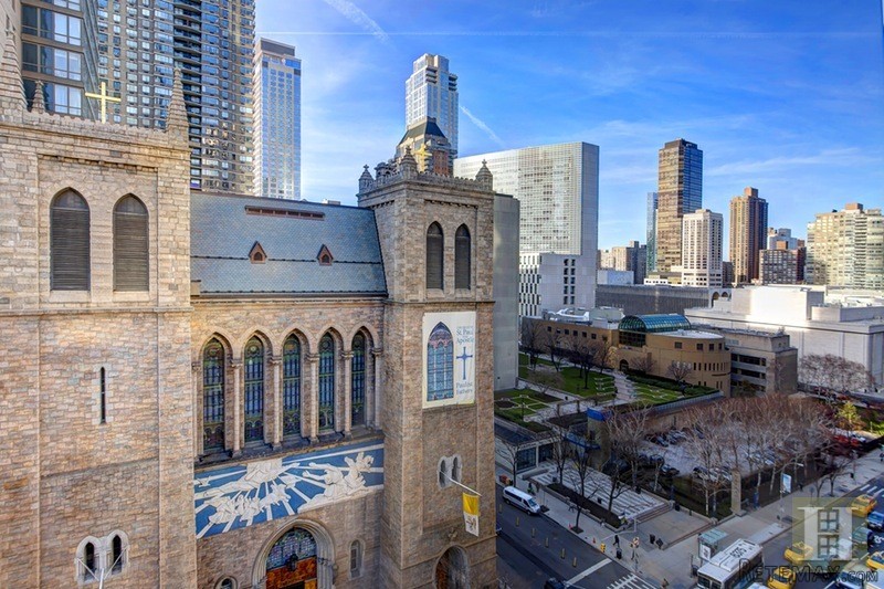 2 bedroom Apartment For Sale: 30 WEST..