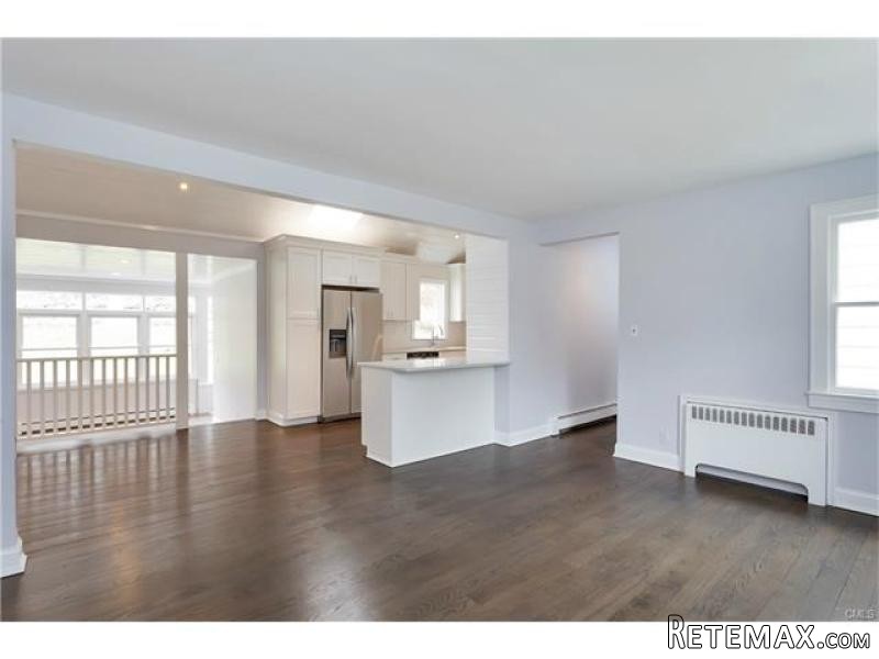 3 bedroom House For Sale: 49 GREY ROCK.. - 2