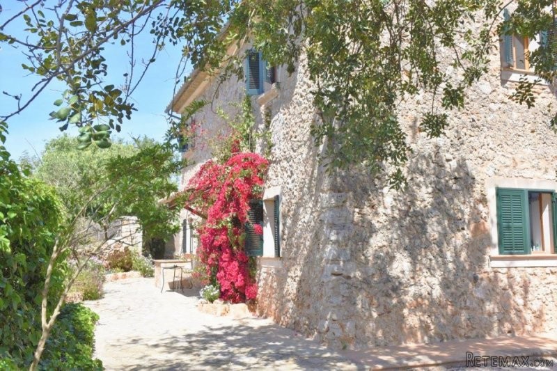 Lovely country house close to Santa..