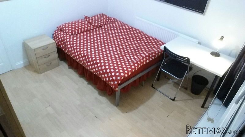 Double Room In Canary Wharf With A..