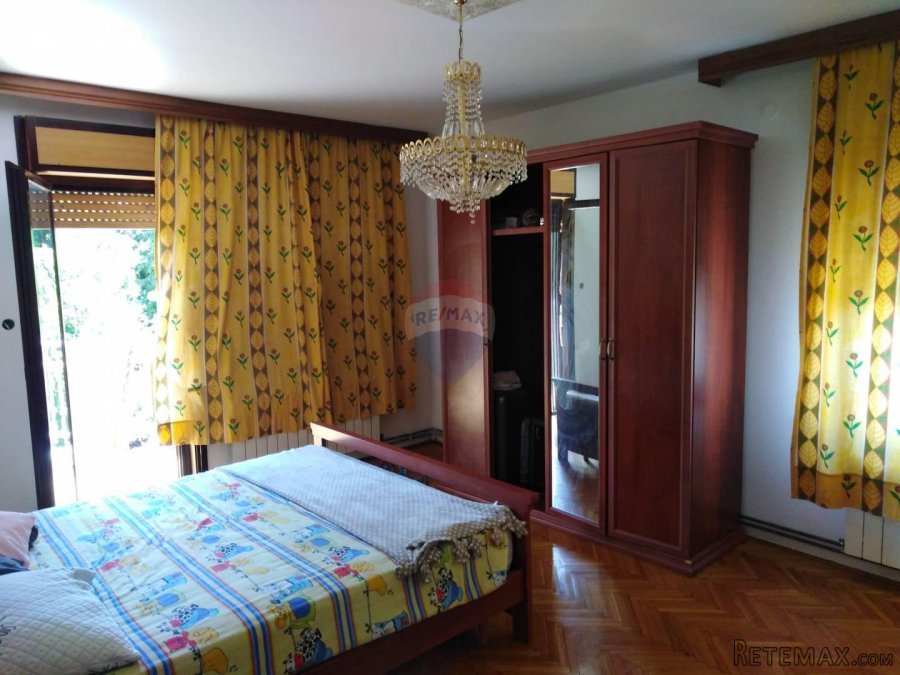 Kastav - samostojeća kuća s tri stambene jedinice - 8