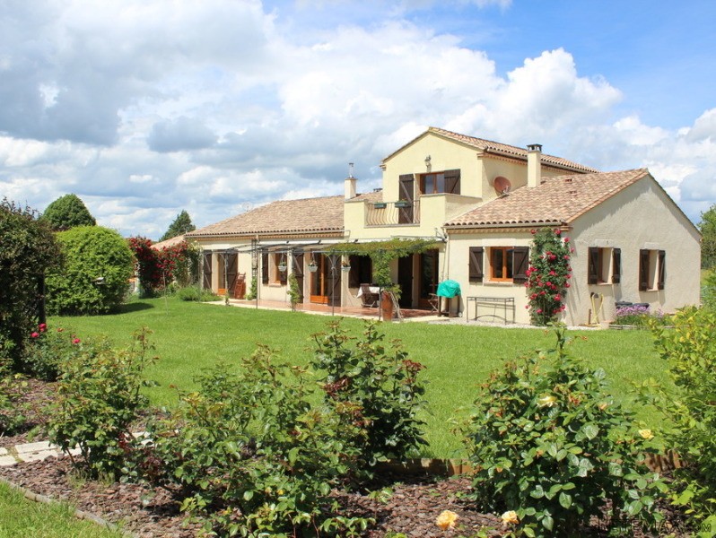 maison VILLEREAL 299 600 € *