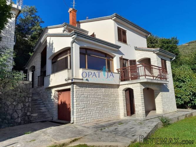 Opatija samostojeća kuća 300 m2 pogledom na more