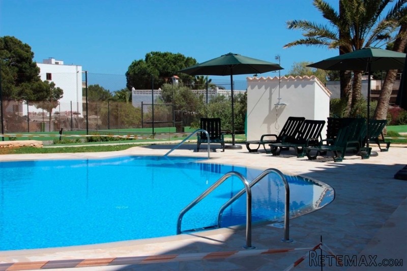 Apts. only 200 mts from the beach