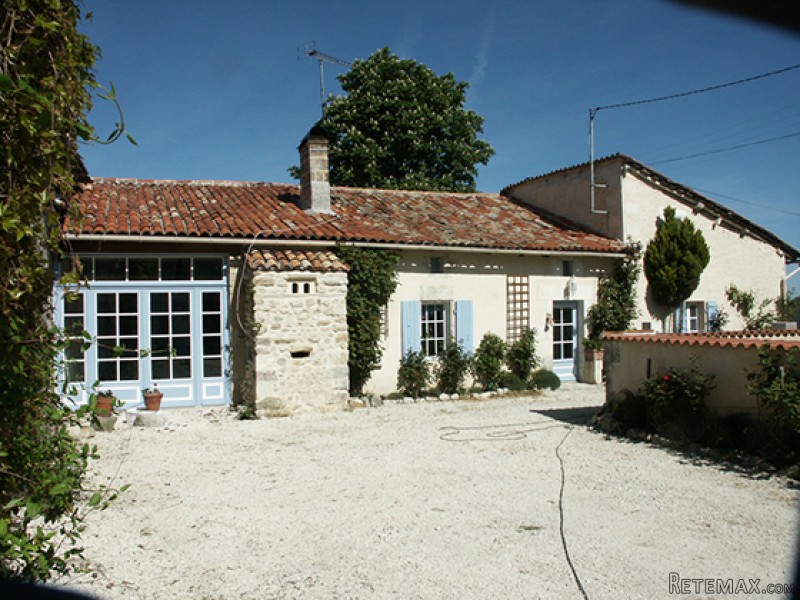Beautifully Restored Farmhouse With 2.. - 2
