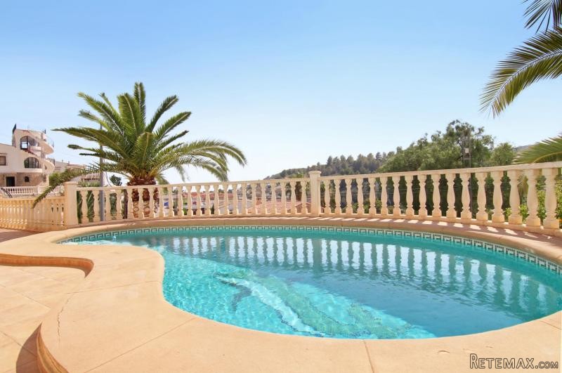 Lovely villa overlooking the coast of..