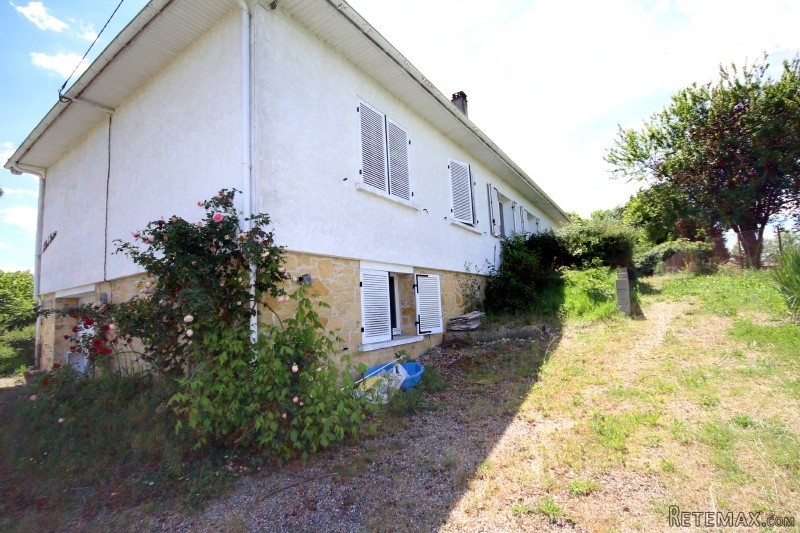 APS3061 A bright and airy 5 bedroomed..