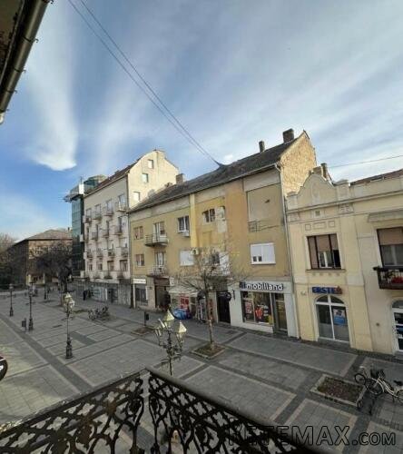 Prodaje se ceo sprat-vise stanova na glavnoj ulici u Somboru - 5