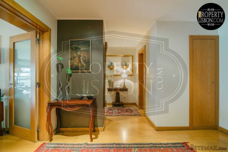 T4+1 Lisbon Apartment with private.. - 2
