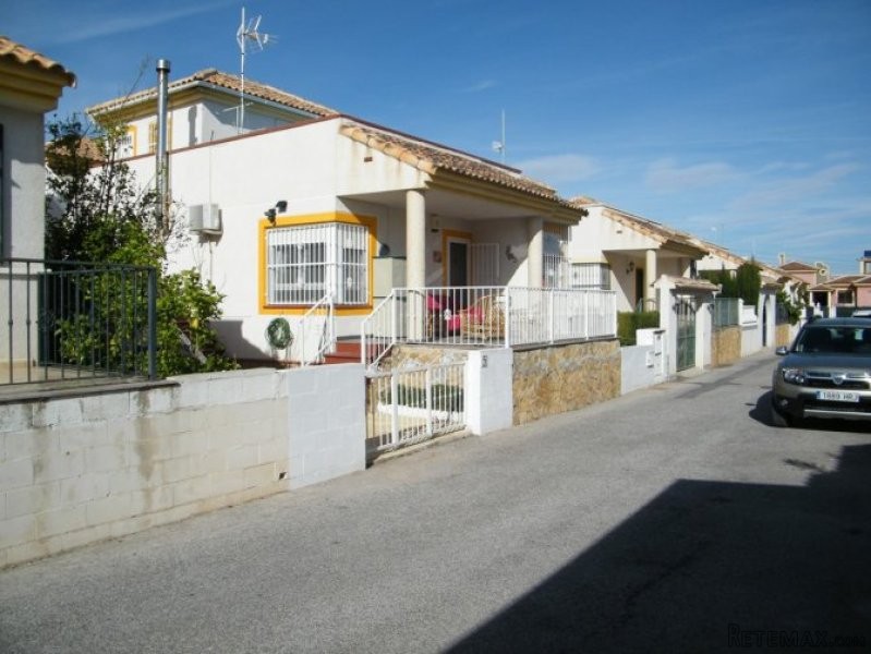 3 Bedrooms - Villa - Alicante - For Sale