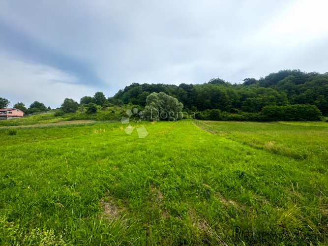 Građevinsko zemljište s pogledom u Krušljevcu - 1443m2