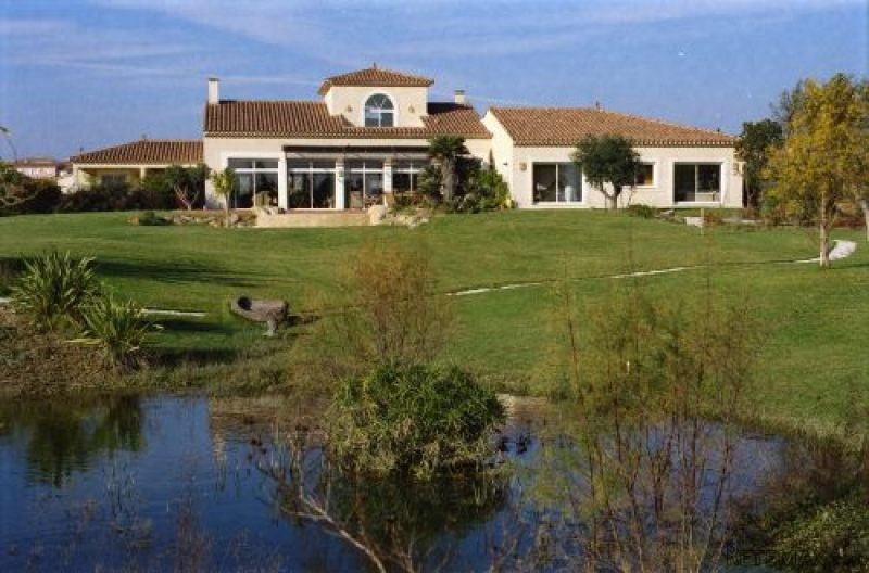 Outstanding Contemporary Villa Close To..
