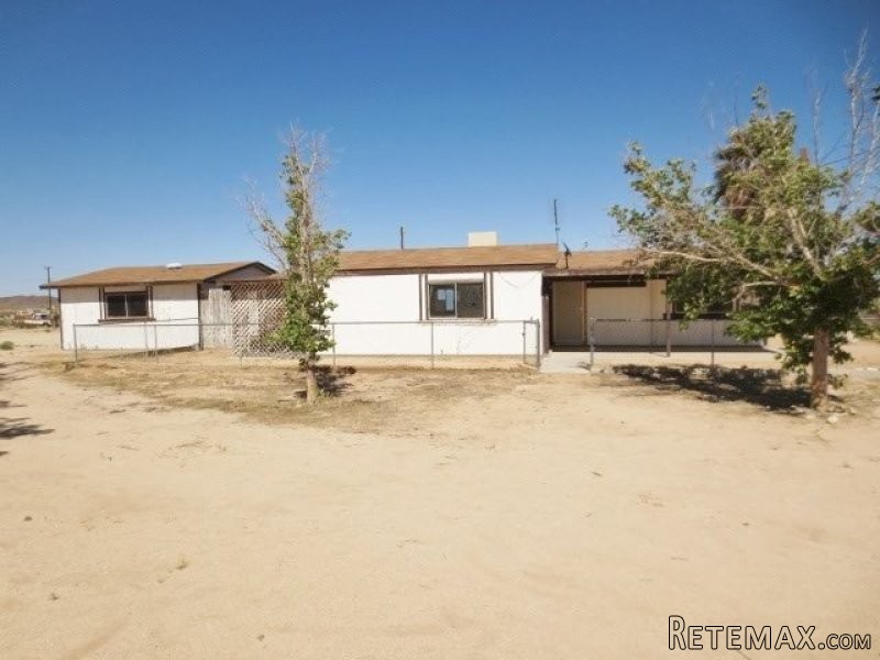 2953 Border Avenue Joshua Tree, CA..