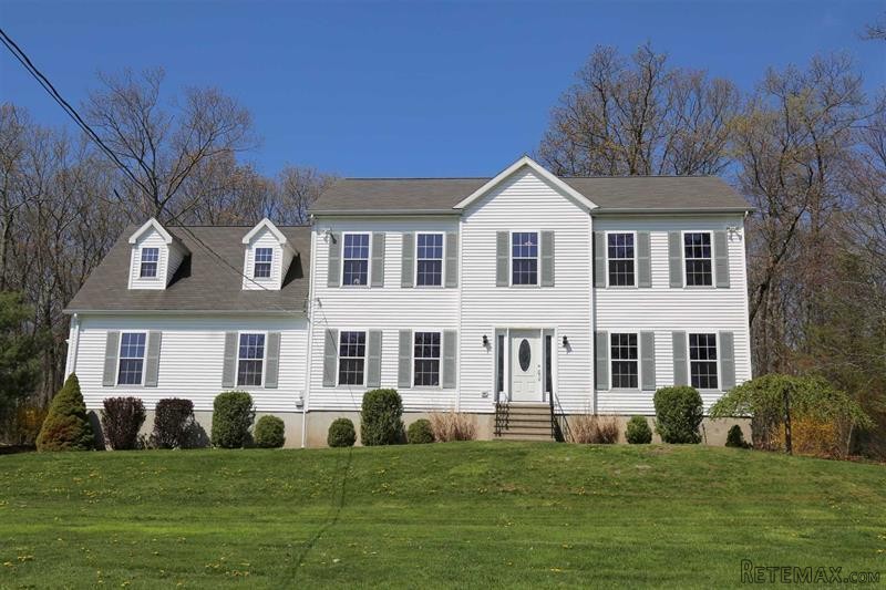 3 bedroom House For Sale: 58 White Pond..