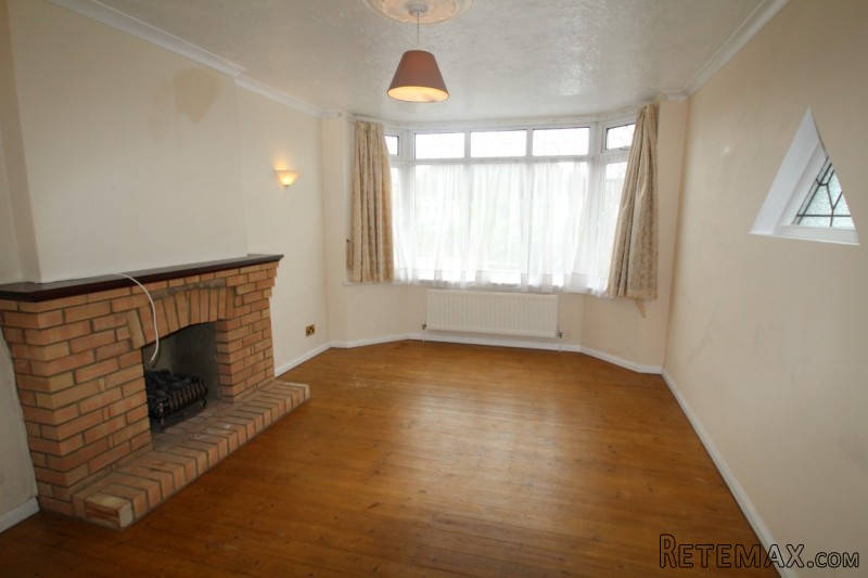 23 LANGPORT DRIVE WESTCLIFF ON SEA SS0.. - 2