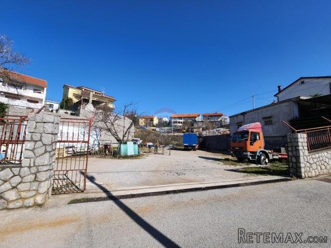Rijeka, Zamet - ograđen teren za najam, 900m2 - 2