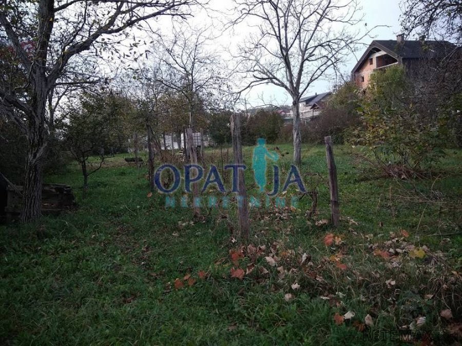Sesvete građevinsko zemljište 1800 m2 na izvrsnoj lokaciji - 2