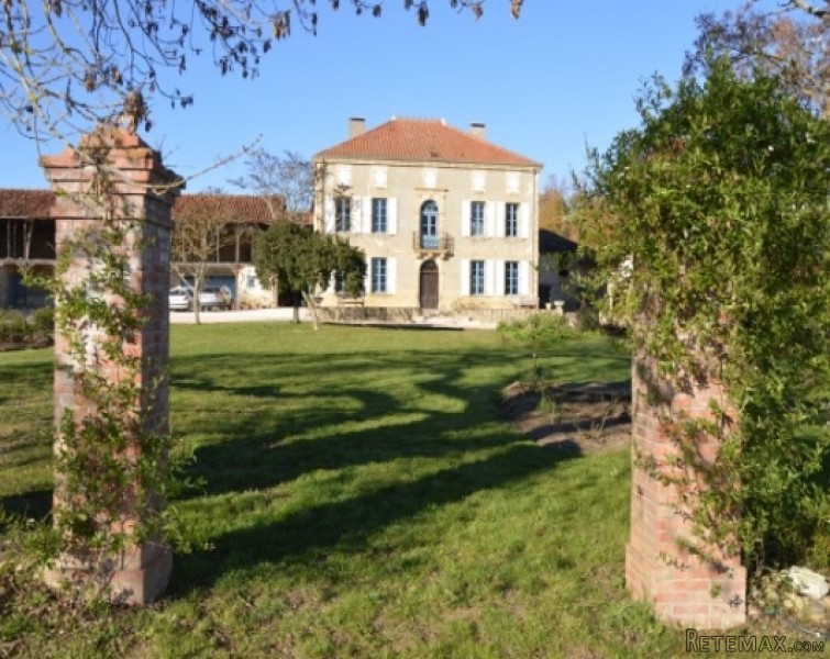 Superb manor house set at the end of a.. - 2