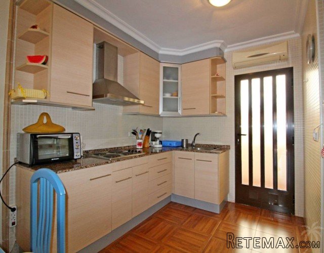 This ground floor apartment is located on the edge of the.. - 3