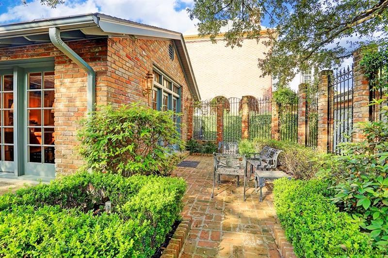 2 bedroom House For Sale: 3802 Meadow..