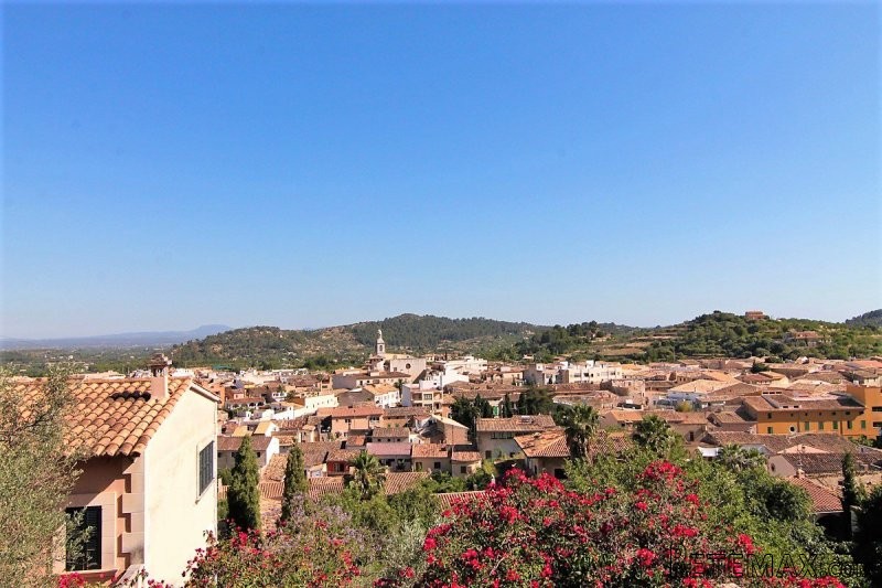 Typical Majorcan stone house in Alaro.. - 2