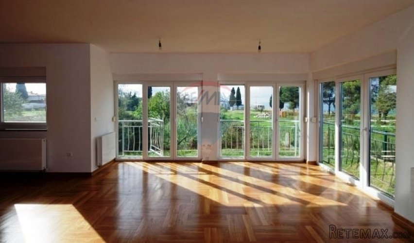 APARTMAN U FAŽANI 100M OD MORA I S PRIVATNIM BAZENOM - 2