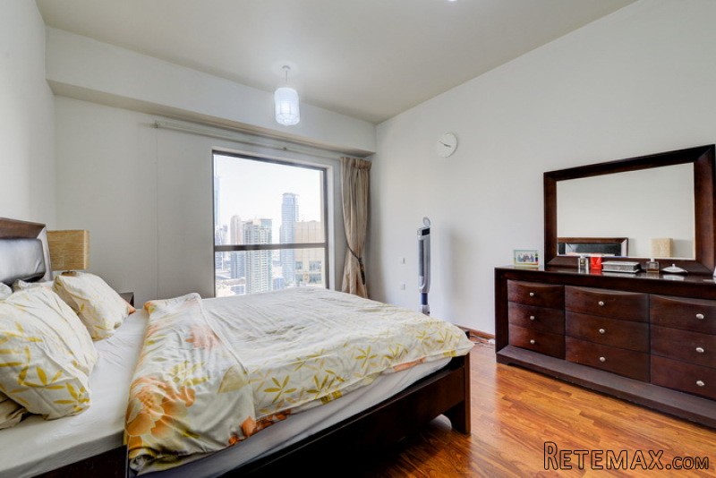 Parquet Floor and Marina Views on the.. - 2