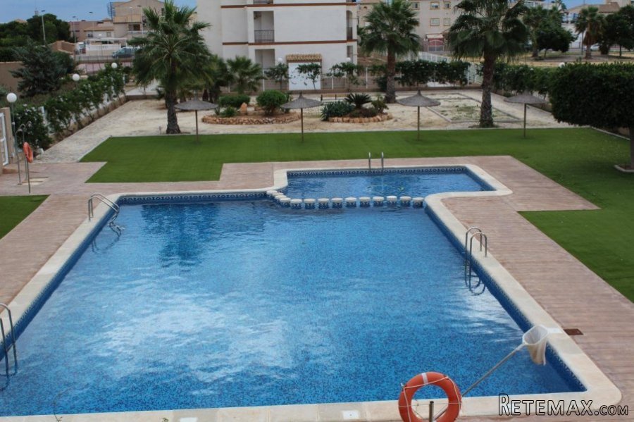 Apartamento en la primera planta en la urbanización La..