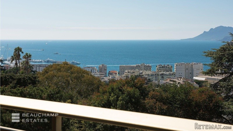 Beautiful apartment with sea view..