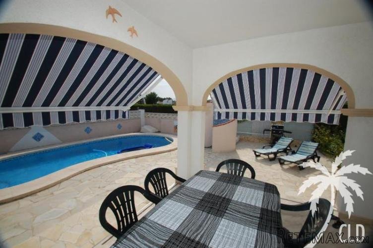 Great Price, for this detached villa, built in 2000 on 2.. - 3