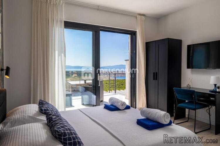 Šmrika, 245m2, vila s bazenom i pogledom na more - 8