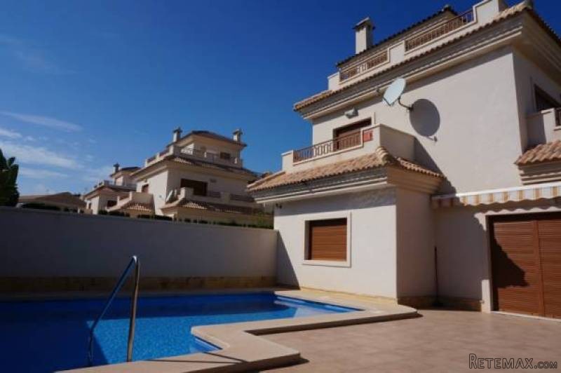 3 Bedroom 2 Bathroom Villa In La Zenia.. - 2