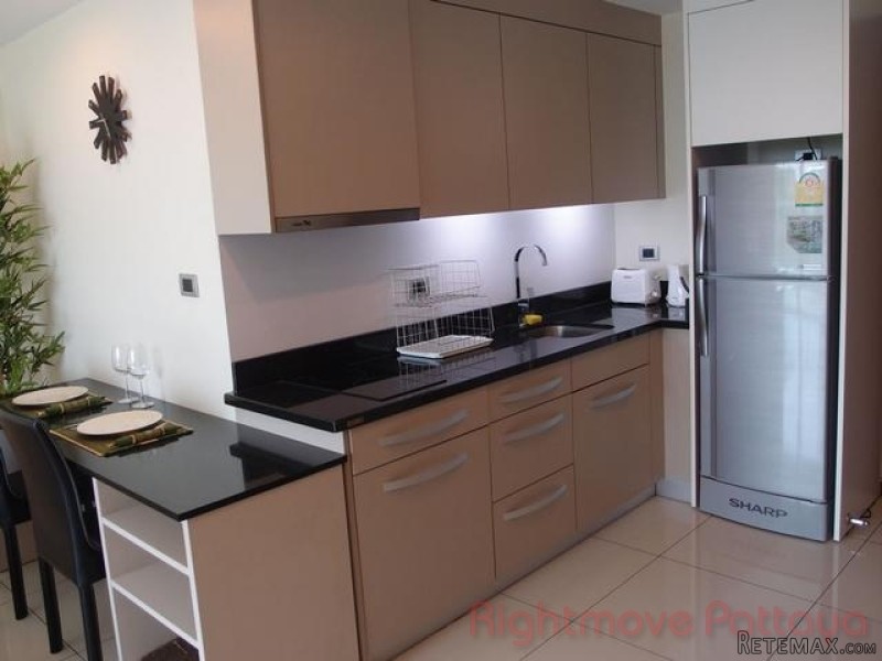 1 Bedroom Condo for sale in Pratumnak -.. - 2