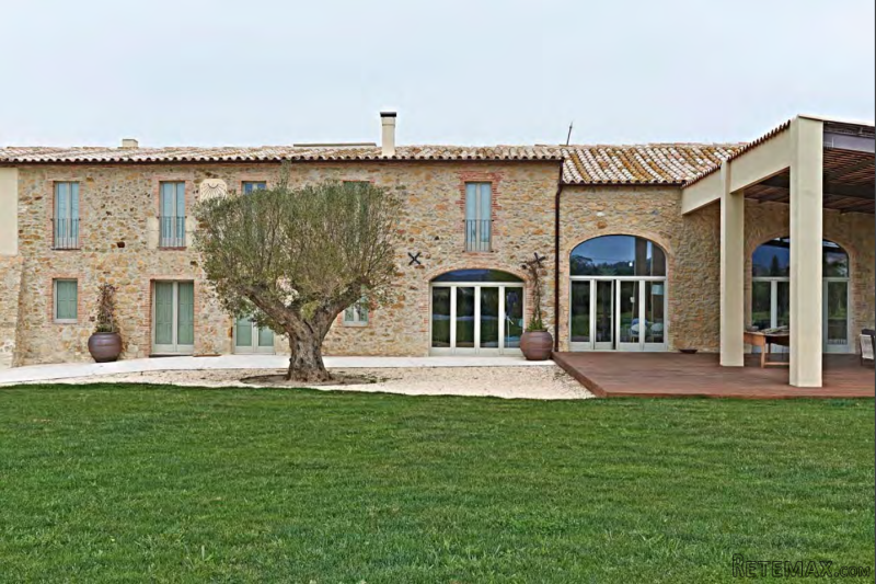 Designer restored 6 bed masia in Pals..