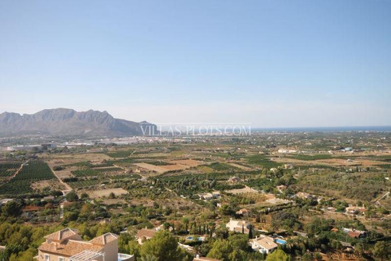 Plot In Denia