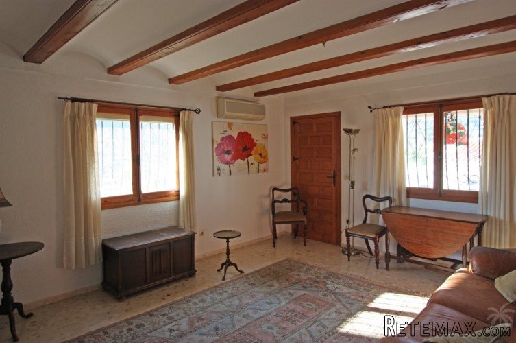South facing 2 bedroom villa for sale within easy walking.. - 5