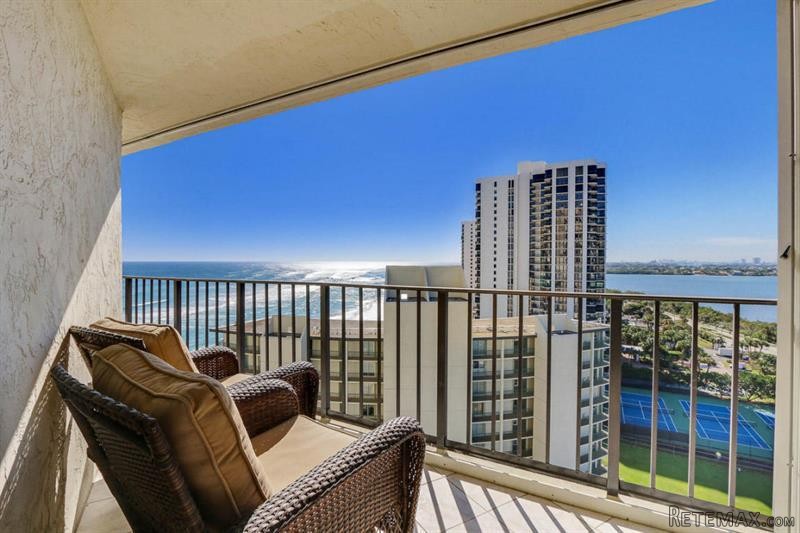 2 bedroom Residence For Sale: Singer..
