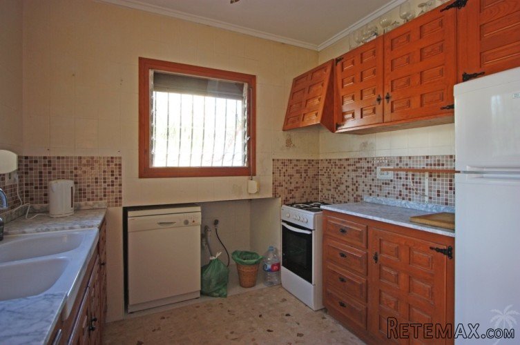 South facing 2 bedroom villa for sale within easy walking.. - 6