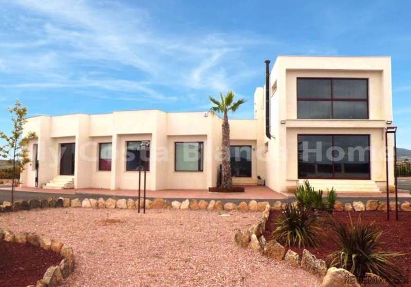 Stunning Contemporary New Build Villas..