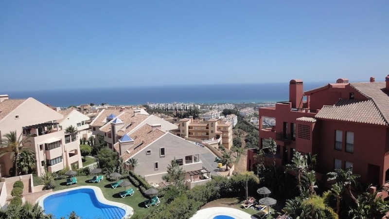 APARTMENT FOR SALE IN CALAHONDA