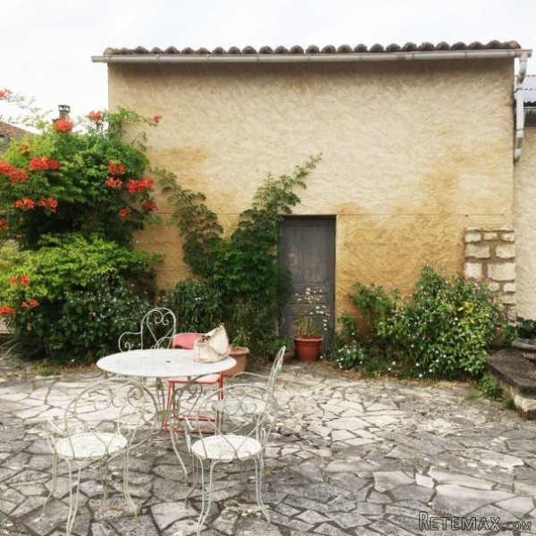4 Bedrooms - Maison - For Sale